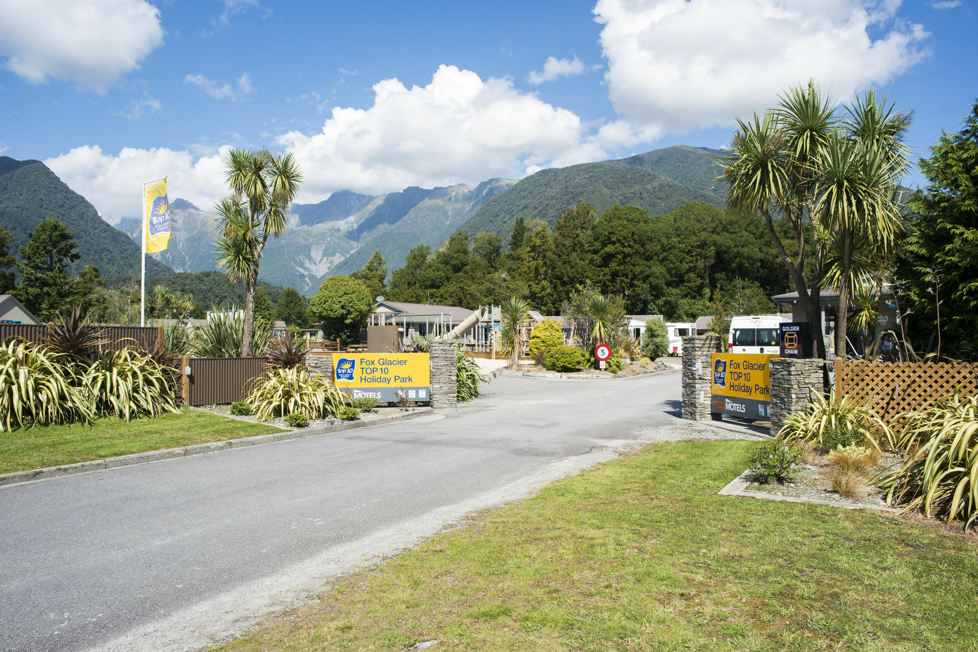 Fox Glacier Top 10 Holiday Park & Motels Екстер'єр фото